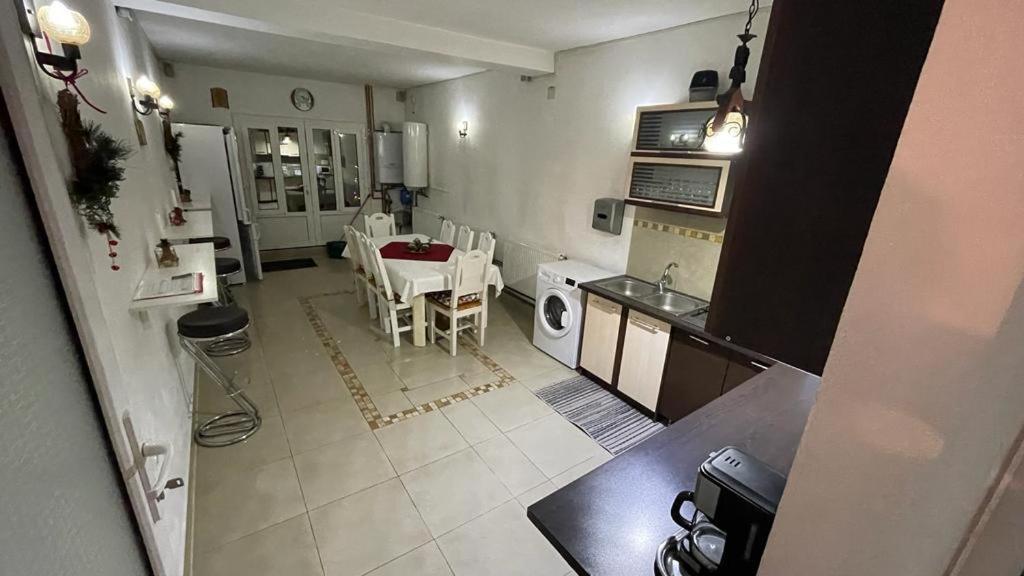 דירות Zărneşti Casa Nicoladis מראה חיצוני תמונה